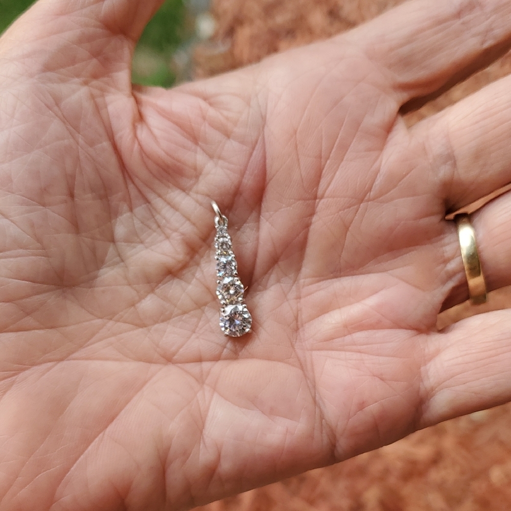 Minimalist 5-Stone Graduated Pendant